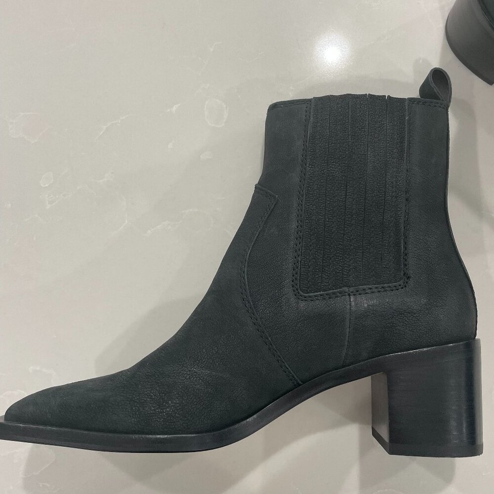 Dolce Vita Black Suede Boots Size 8 Brand New!